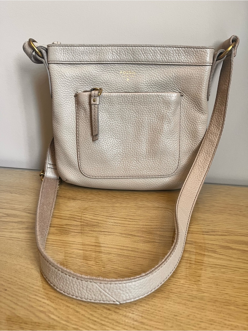 Fossil Pebbled Leather Crossbody Bag in Light Taupe